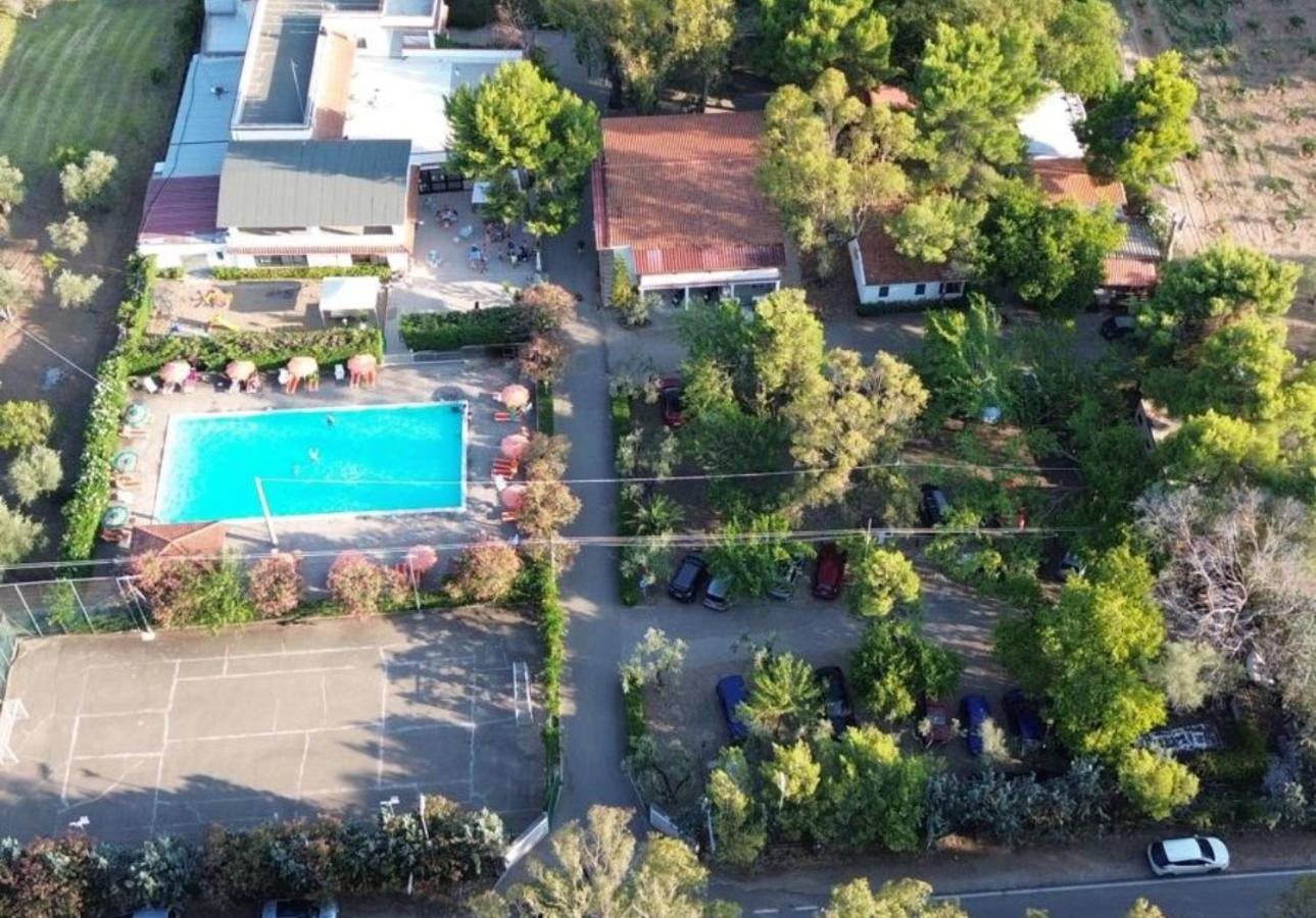 Viola Club Village & Camping Foce Varano Exterior foto